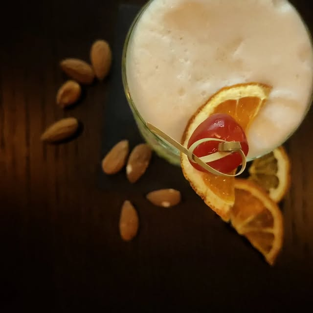 Bourbon Amaretto Sour koktel
